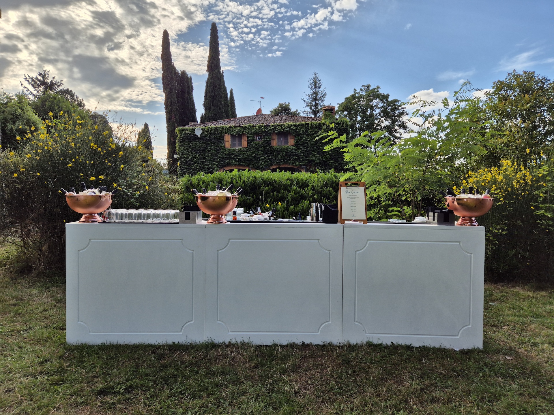 bancone bar per aperitivo e open bar di matrimoni ed eventi